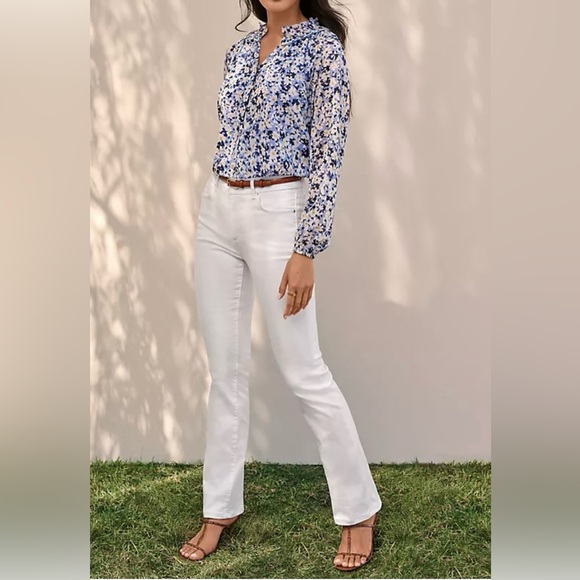 Ann Taylor Petite Sculpting Pocket Mid Rise Boot Cut Jean - Picture 1 of 12